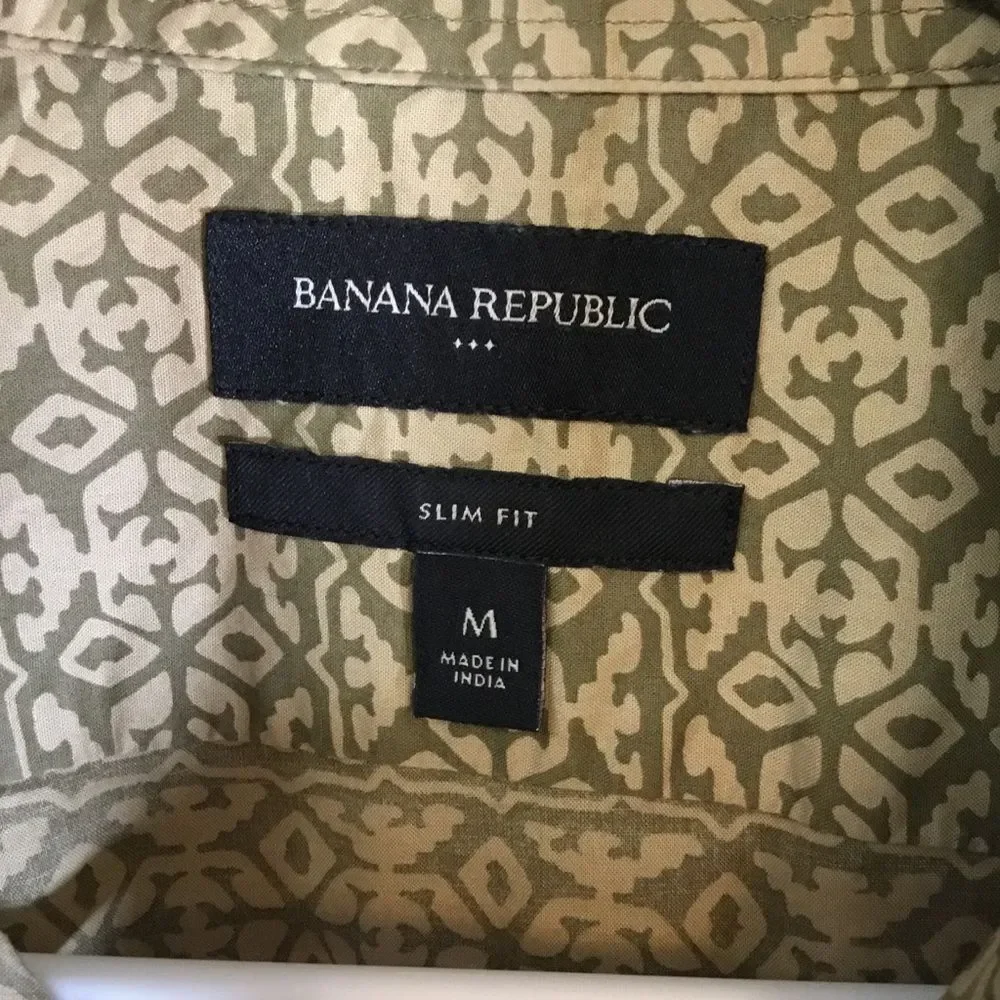 Banana Republic short sleeve button down casual shirt men’s size medium